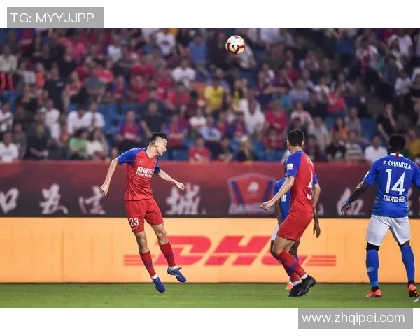 重庆斯威足球队奋勇争先全力拼搏力争中超赛季佳绩